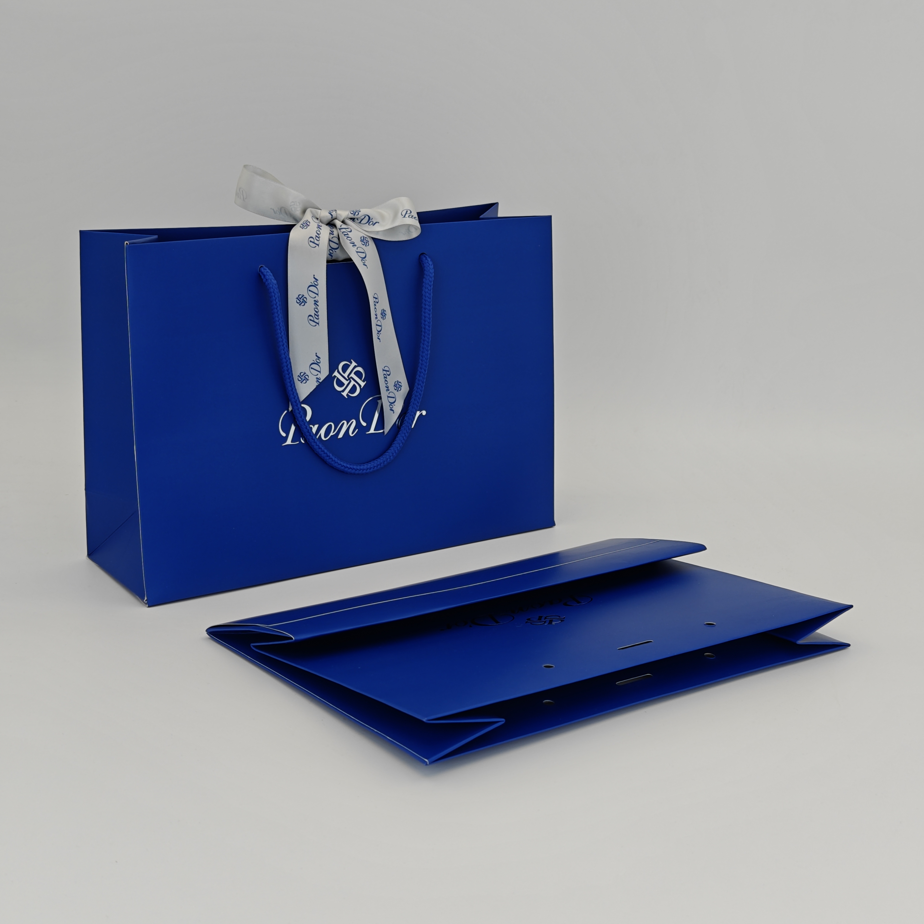 Luxury Paper Gift Bags Wholesale